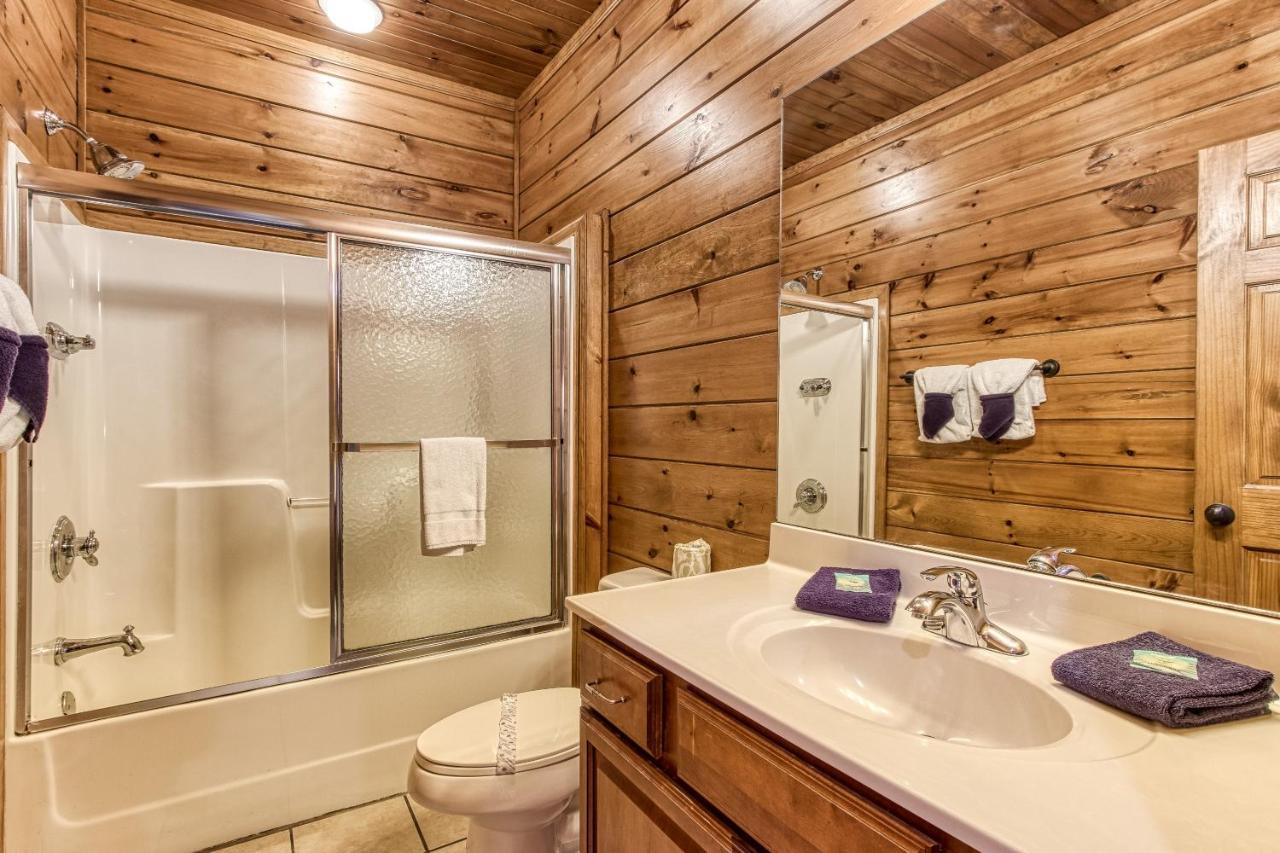 Lazy Bear Lodge, Hot Tub, Resort Pool, Wifi, 1089 Free Tickets Each Paid Day, Dollywood And More Гетлинбург Екстериор снимка