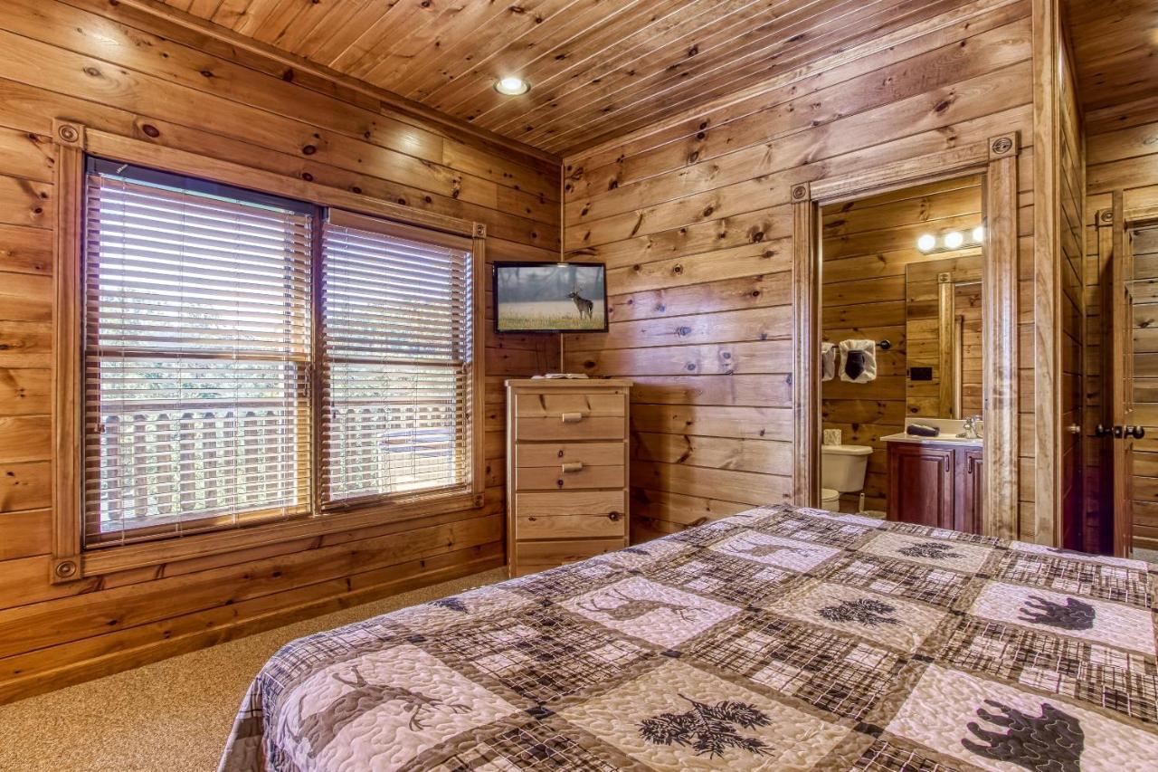 Lazy Bear Lodge, Hot Tub, Resort Pool, Wifi, 1089 Free Tickets Each Paid Day, Dollywood And More Гетлинбург Екстериор снимка