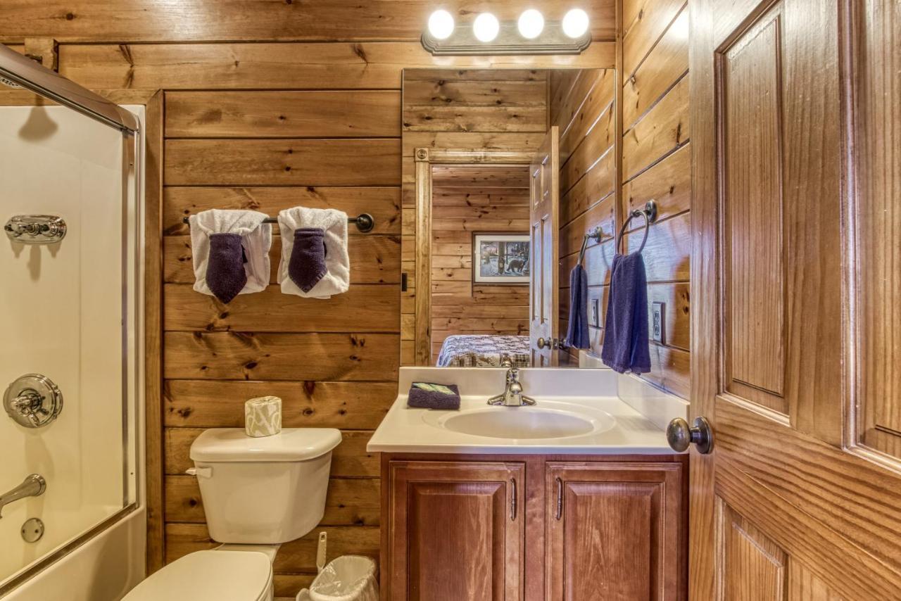 Lazy Bear Lodge, Hot Tub, Resort Pool, Wifi, 1089 Free Tickets Each Paid Day, Dollywood And More Гетлинбург Екстериор снимка
