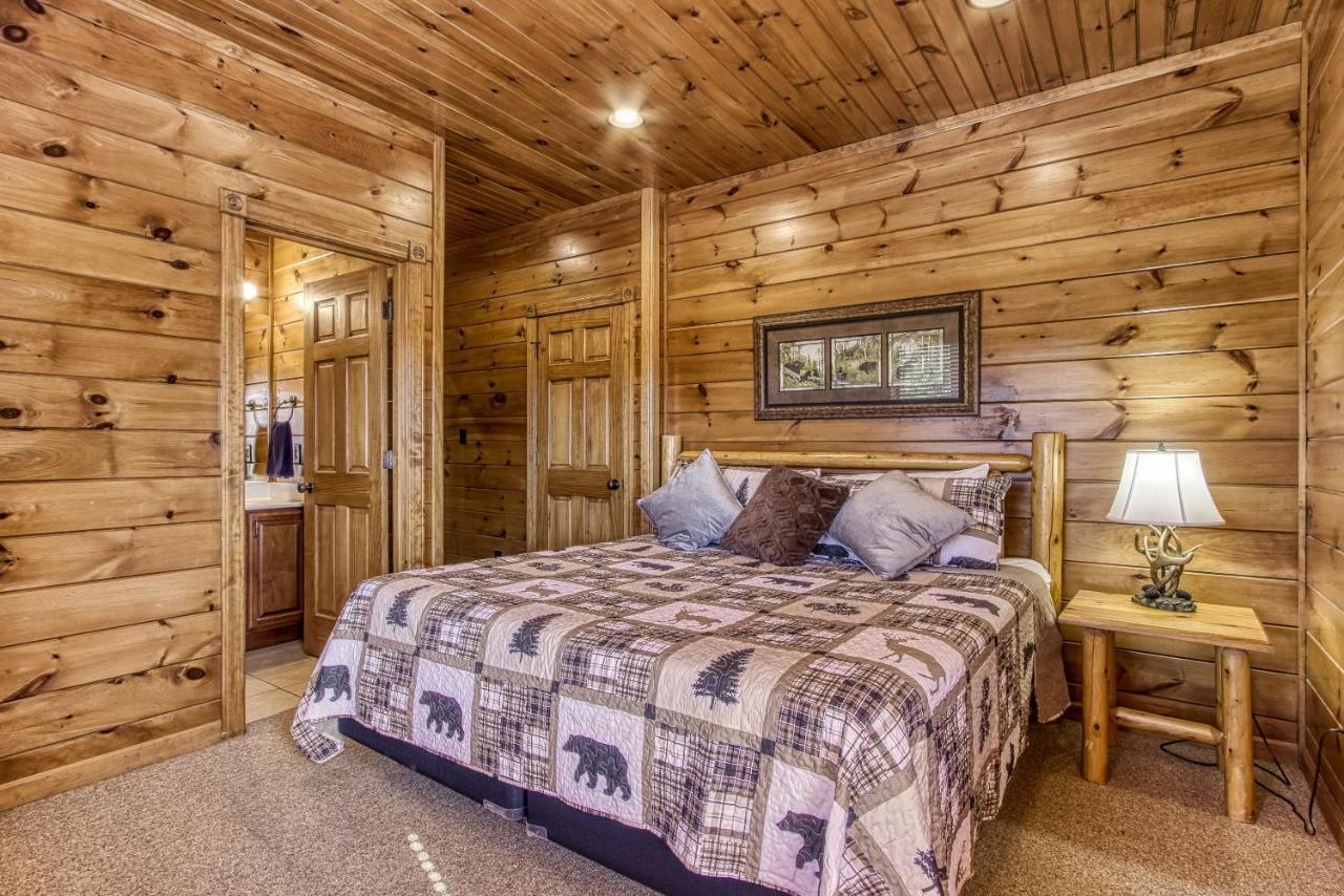 Lazy Bear Lodge, Hot Tub, Resort Pool, Wifi, 1089 Free Tickets Each Paid Day, Dollywood And More Гетлинбург Екстериор снимка
