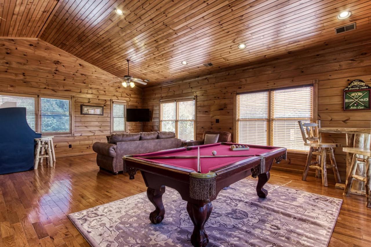 Lazy Bear Lodge, Hot Tub, Resort Pool, Wifi, 1089 Free Tickets Each Paid Day, Dollywood And More Гетлинбург Екстериор снимка