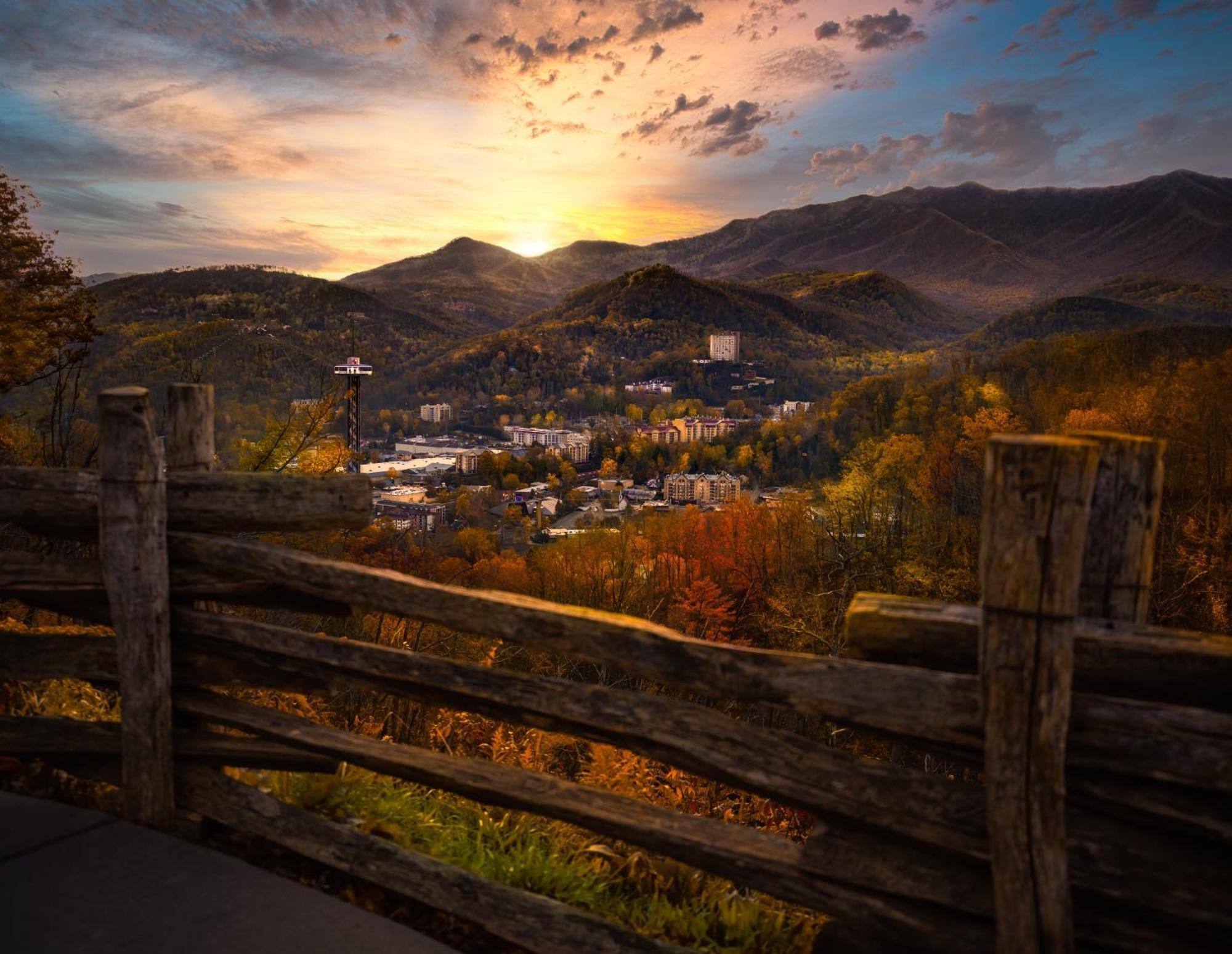 Lazy Bear Lodge, Hot Tub, Resort Pool, Wifi, 1089 Free Tickets Each Paid Day, Dollywood And More Гетлинбург Екстериор снимка